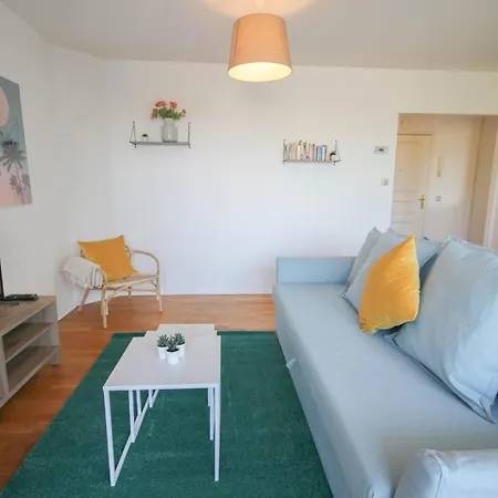 Apartment 2ch Elevator, Terrace, Private Parking. Lille
