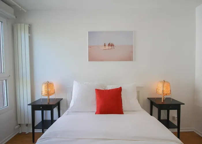 Hotel 2ch Elevator, Terrace, Private Parking. Lilla