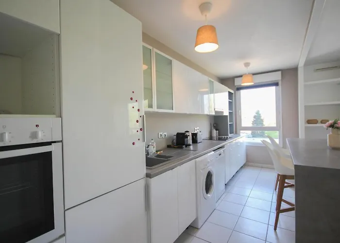 2ch Elevator, Terrace, Private Parking. Hotel Lilla