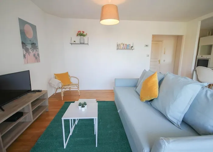 Hotel 2ch Elevator, Terrace, Private Parking. Lille